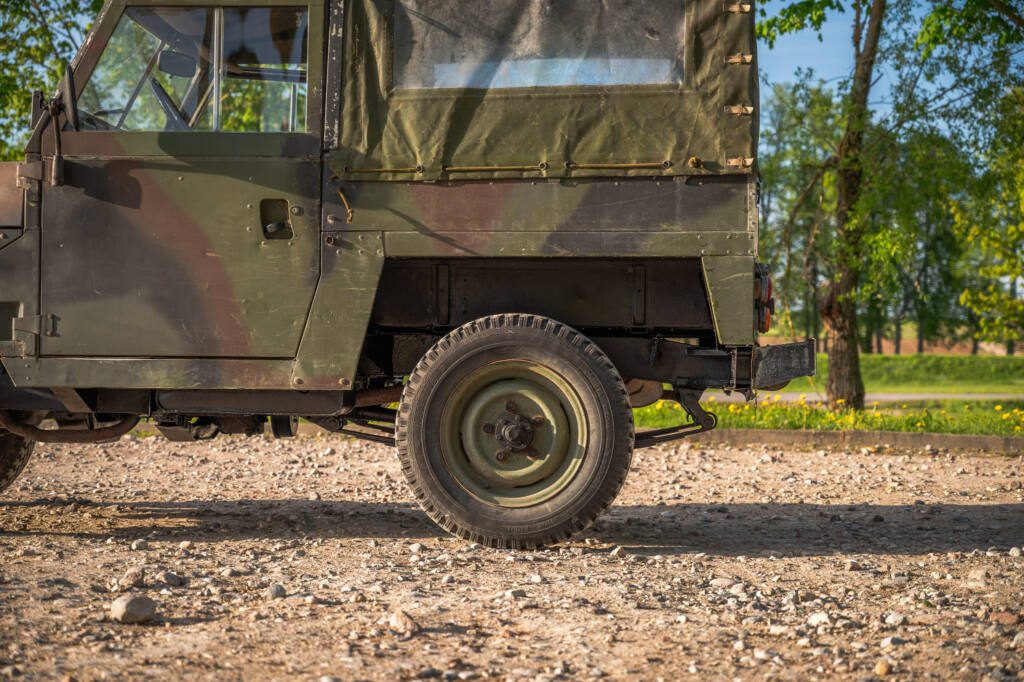 1981 Land Rover 88 Series III “Lighweight / Airportable / Half Ton” LHD