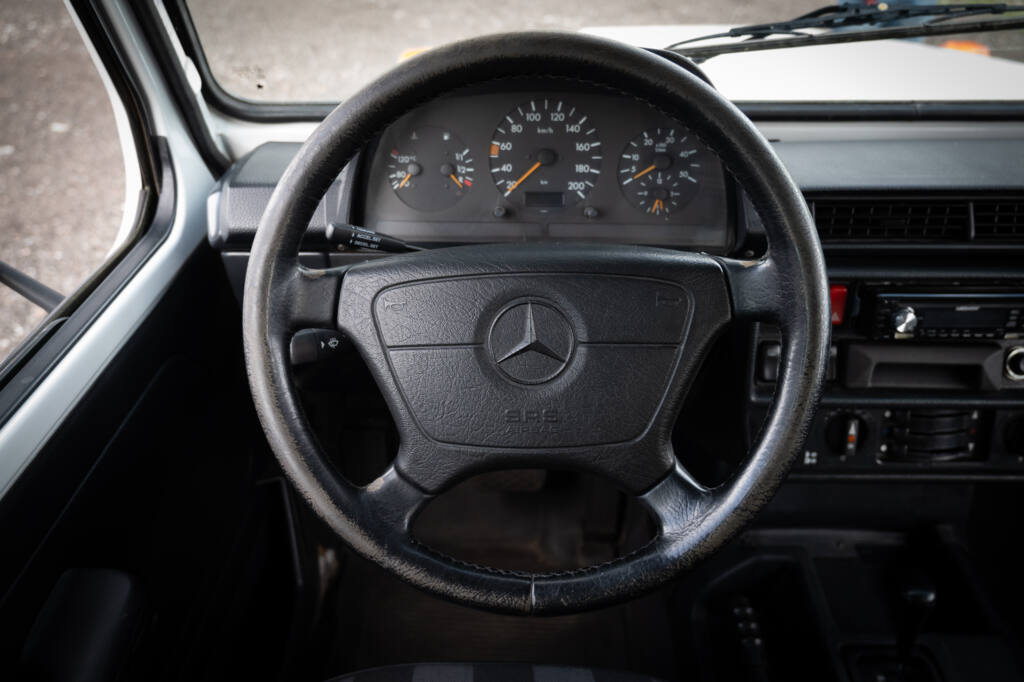 2000 Mercedes Benz 290 GD