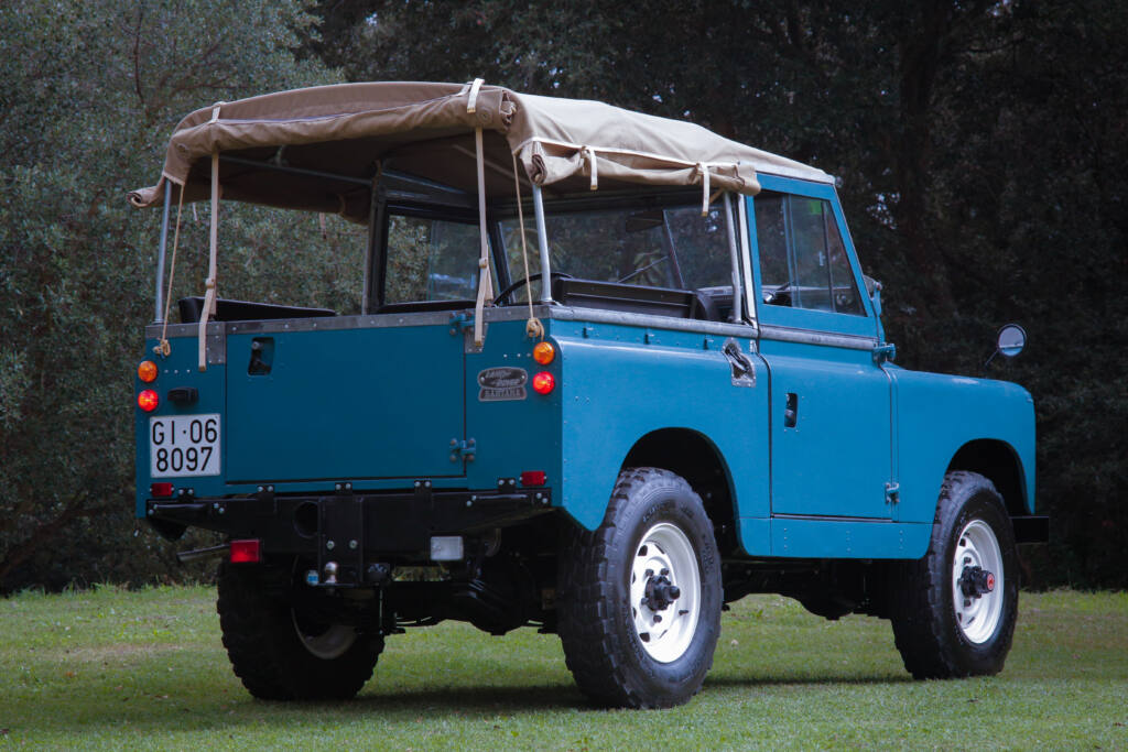 1967 Land Rover Santana 88 Serie 2A