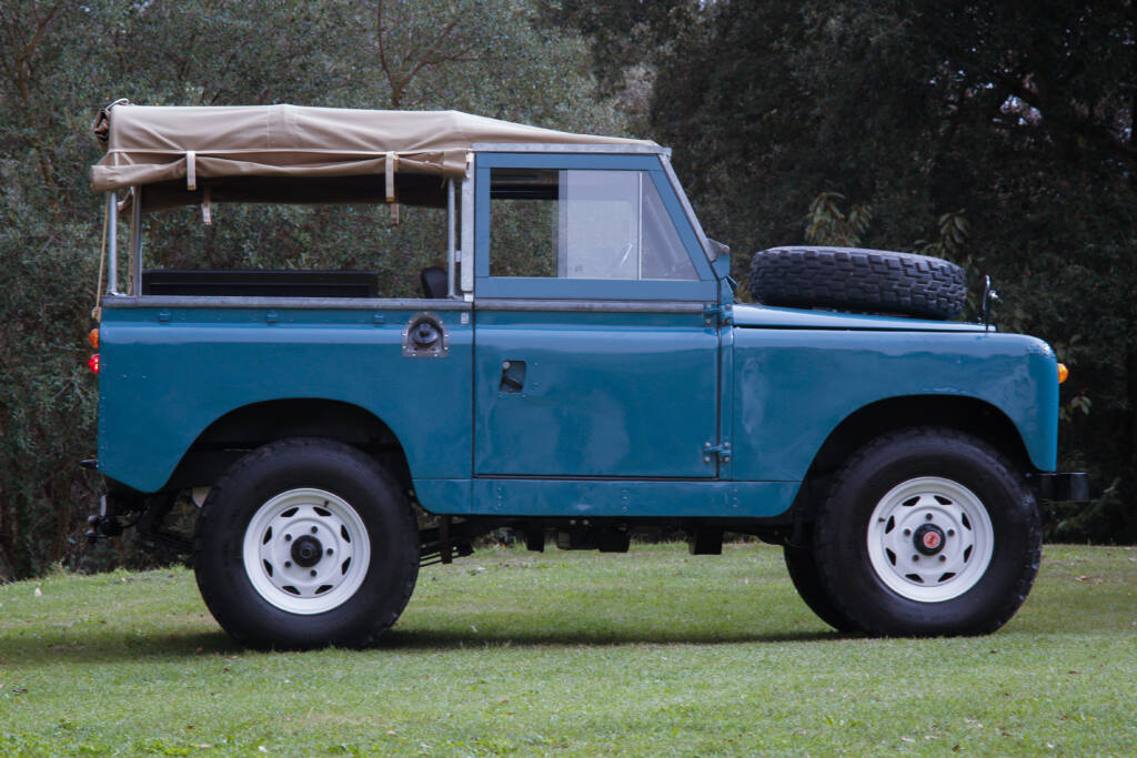 1967 Land Rover Santana 88 Serie 2A