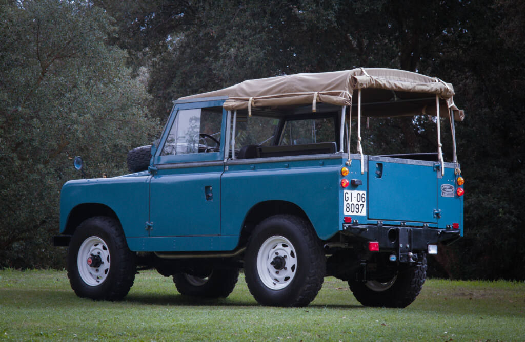 1967 Land Rover Santana 88 Serie 2A