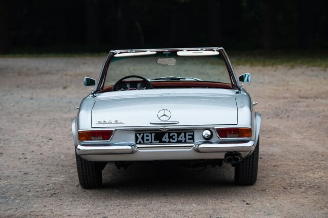 Meet the 1967 Mercedes-Benz 250 SL ‘Pagoda’ – the W113 that everyone’s been waiting for. Produced for just one year, the 250 SL is the sweet spot between the early 230 SL and the later 280 SL.✨ Why it’s special:
– Rare one-year-only production (1966–1967) 🏆
– Smooth 2.5-litre inline-six with more torque than the 230 SL 💨
– Rear disc brakes & 82-litre fuel tank – big-touring upgrades 🗺️
– Iconic ‘Pagoda’ hardtop by Paul Bracq, both elegant & practical 👒
– Finished in Silver over Red – the ultimate classic SL colour combo ❤️
– Only 61,442 miles from new & accompanied by its original service book 📖Originally delivered to Chicago, this Pagoda has been beautifully preserved, offering classic Mercedes style with the refinements collectors love.A true grand-touring icon that’s just as at home on display as it is on the open road. 🌍📍 Available soon on Car & Classic#mercedesbenz #250sl #pagoda #w113 #classicmercedes #classiccars #samuellloydandco #carandclassic #classiccarauction #grandtourer