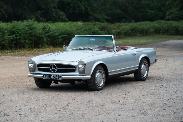 “Coming Soon at Auction”A beautifully presented 1967 Mercedes-Benz 250 SL ‘Pagoda’, finished in timeless Silver with a red interior. This rare 250 SL, produced for less than a year blends the spirit of the early SLs with refined later upgrades, including rear disc brakes and increased fuel capacity.Originally delivered new to Chicago, it comes with its original service book, rich history file, and just 61,442 miles from new. An elegant W113 and a true collector’s piece.Available soon on Car & Classic#MercedesBenz #250SL #Pagoda #ClassicMercedes #SamuelLloydAndCo #ClassicCarAuction #Newtech
#MSL #MSL500 #W113 #Pagoda #Mercedes #MercedesBenz #MercedesPagoda
#oldtimer #oldschool #oldmoney #classic #mersedes_benz #benz #cabrio #luxury