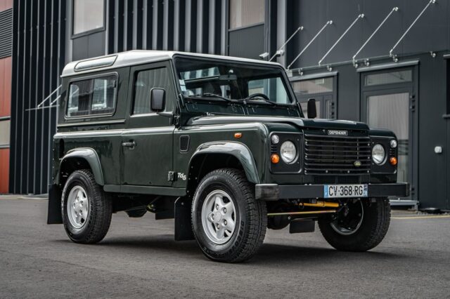 This 1999 Land Rover Defender 90 is a rare Highlander Edition, finished in original Coniston Green with an Alpine White roof and Highlander decals still intact.Delivered new to the Côte d’Azur, it has covered just 95,000 miles from new and remains incredibly well preserved. It’s a left-hand-drive truck with unmistakable Riviera charm—equally at home on the coast or the trail.Powered by its original TD5 five-cylinder turbo diesel, this Defender combines long-distance comfort with mechanical simplicity. A sympathetic restoration has brought out the best of its original finish, while keeping the soul of the truck intact.Stamped service book ✅
Original paint and decals ✅
Left-hand drive ✅
Ideal for everyday driving or weekend escapes ✅A clean, classic Defender that hasn’t lost its edge.📩 sales@samuellloydco.com
📞 +44 (0) 7985155952
🌍 samuellloydco.com#landroverdefender #defender90 #highlanderdefender #td5defender #defenderclassic #defenderlife #landroverlove #classic4x4 #leftdrive #conistongreen #defenderstyle #samuellloydco